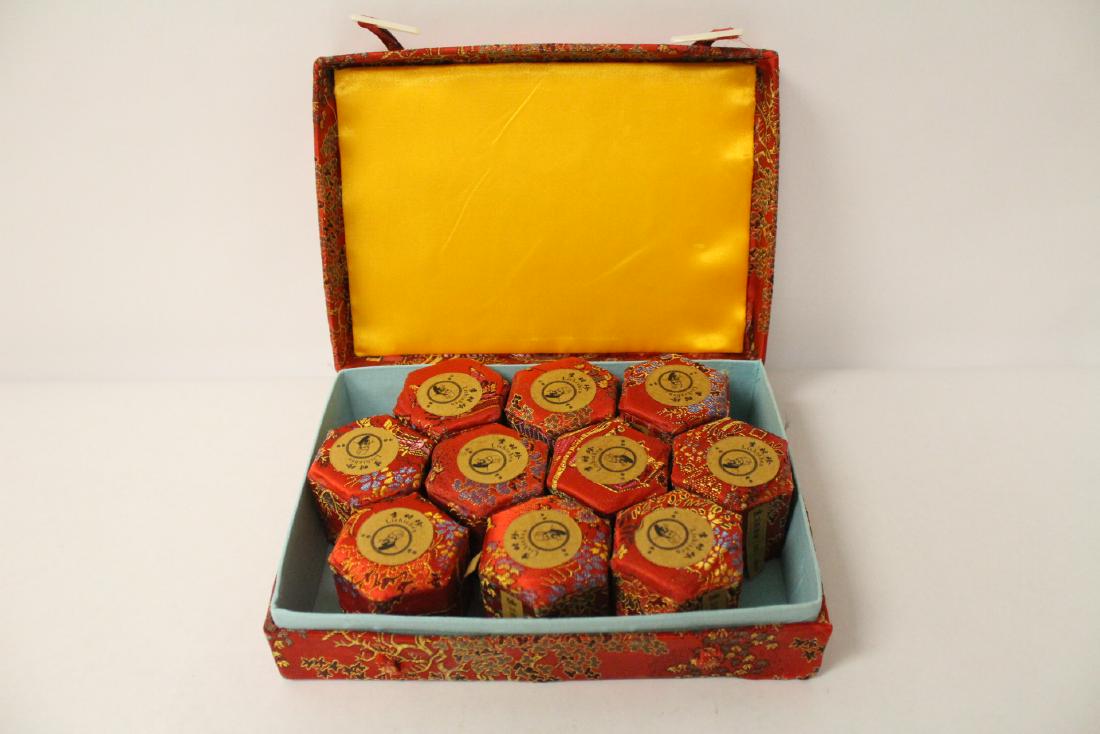 Box of Chinese herb medicine (1 of 10)