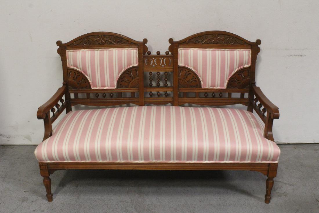 Fine Victorian Eastlake walnut settee (1 of 10)