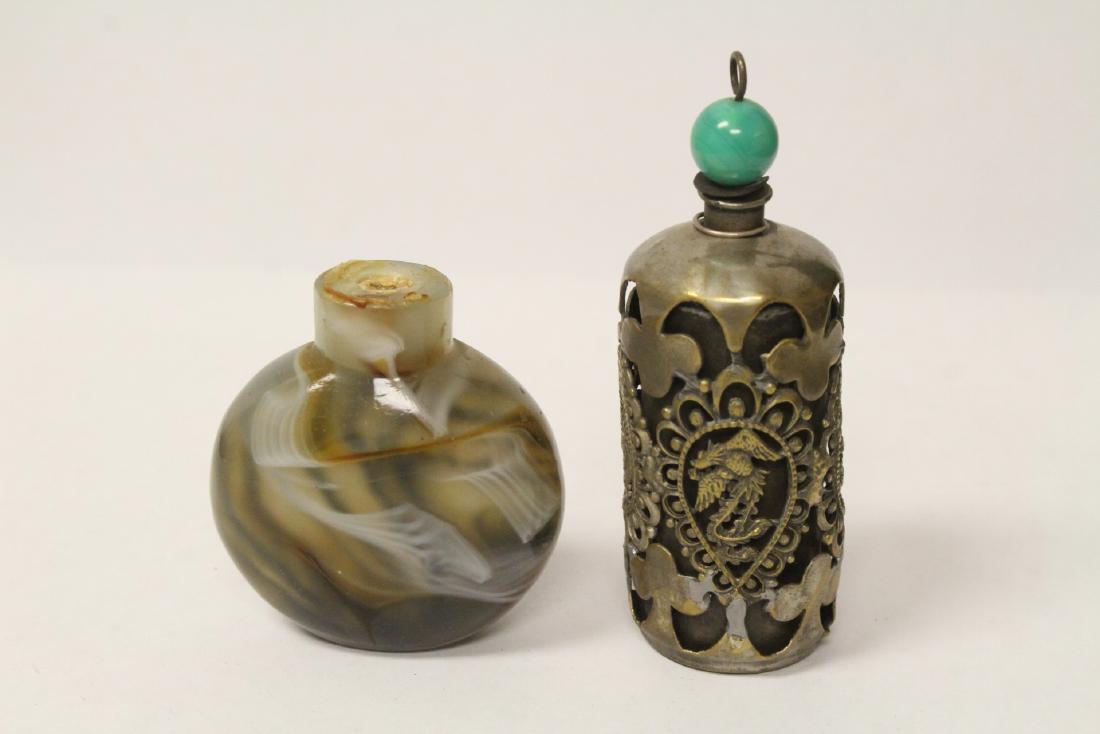 2 vintage Chinese snuff bottles (1 of 10)