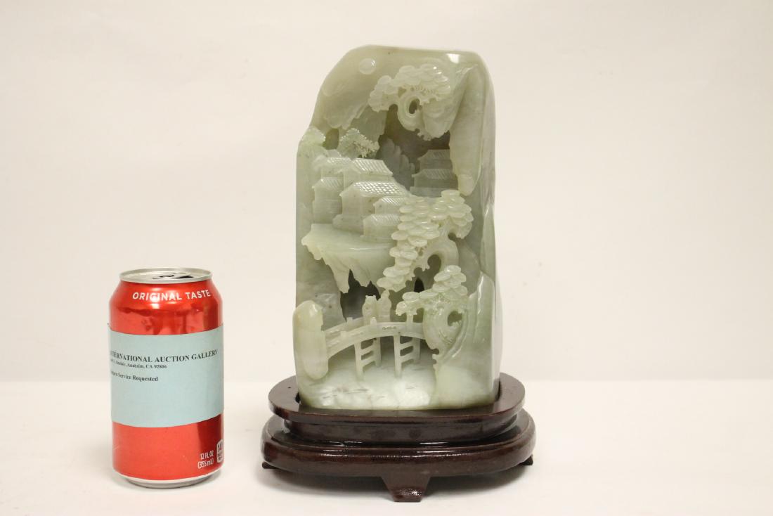 A beautiful Chinese grey jade carving (1 of 12)