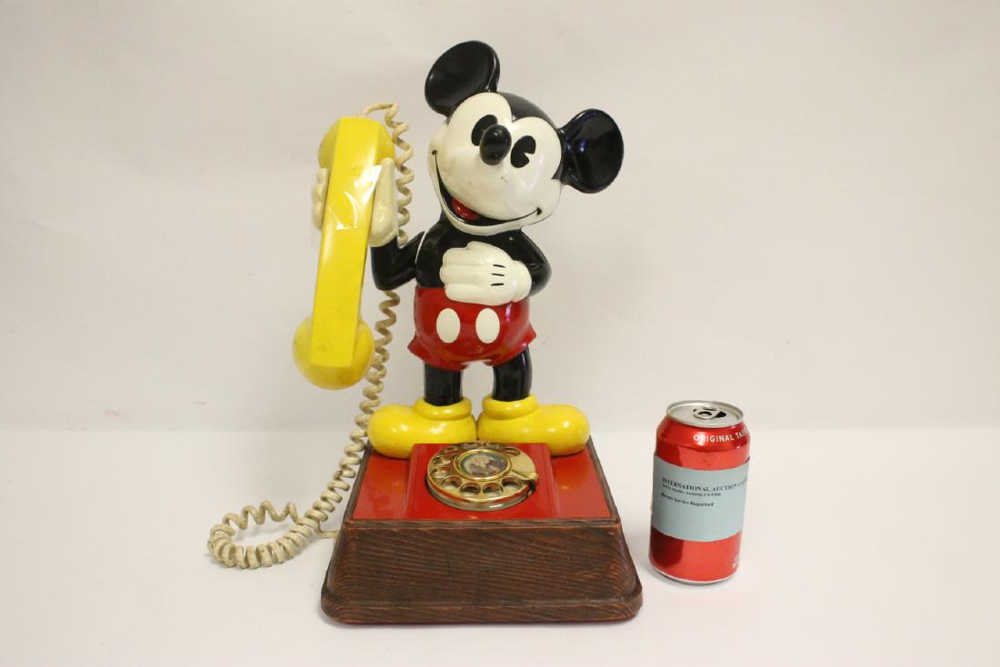 Vintage Mickey Mouse telephone (1 of 10)