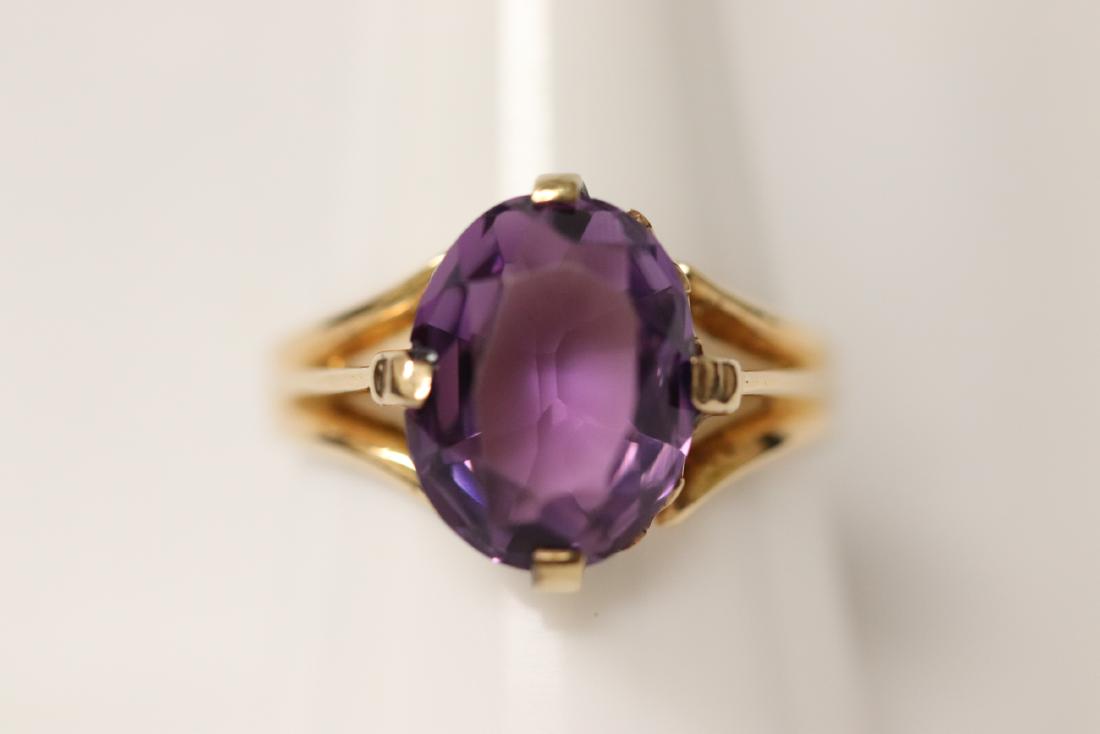 An 18K rose gold amethyst ring (1 of 8)