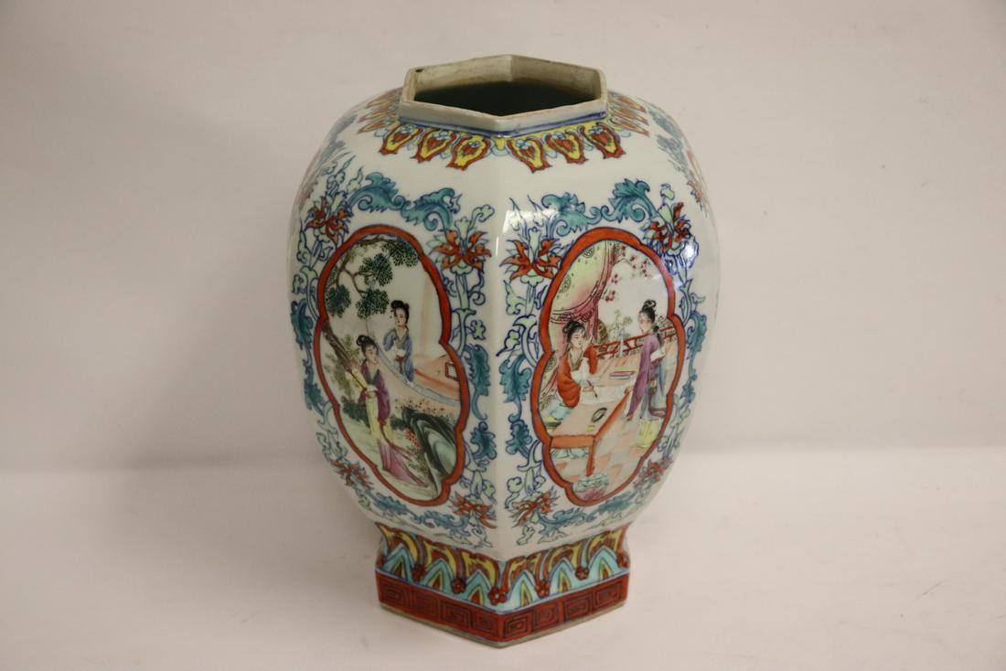 A beautiful Chinese famille rose hexagonal jar (1 of 11)