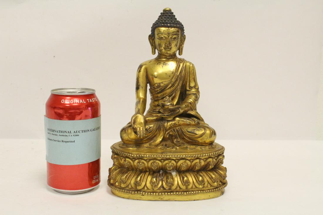 A Chinese very heavy gilt bronze Buddha (1 of 10)