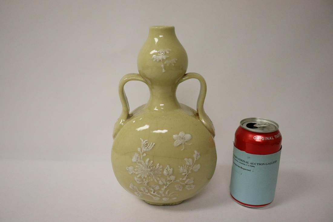 Chinese light yellow background gourd shape vase (1 of 10)