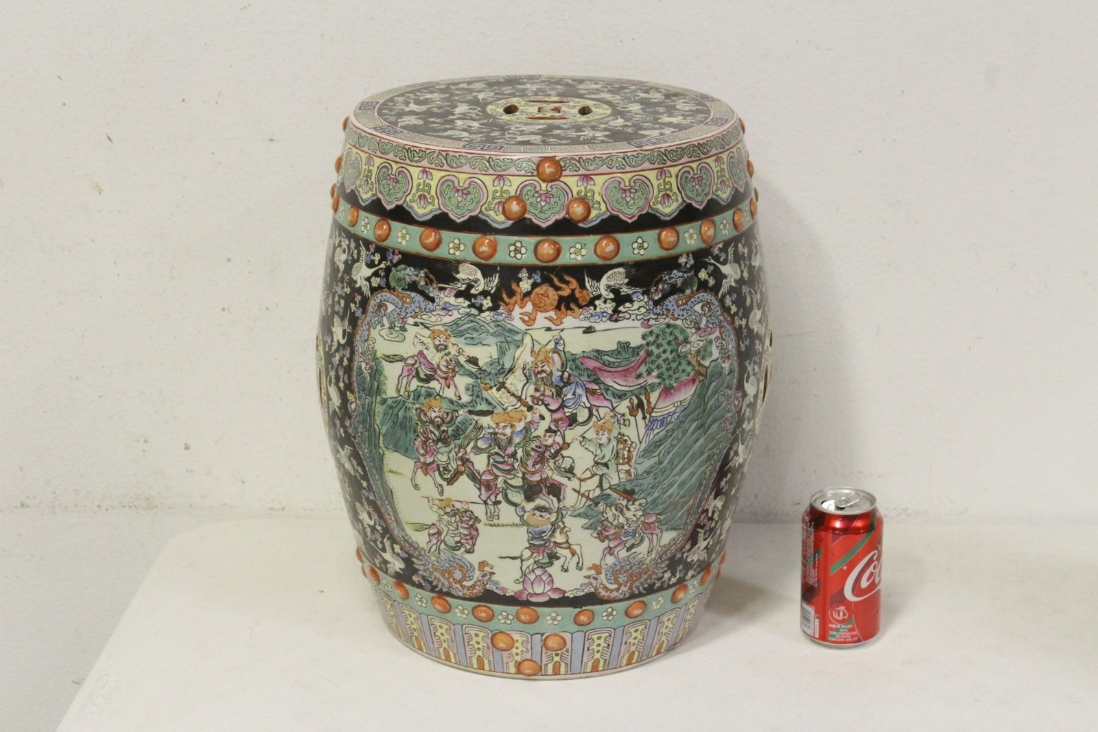 Chinese famille rose porcelain garden stool: Chinese famille rose porcelain garden stool, 17.25"Hx14.25"dia
