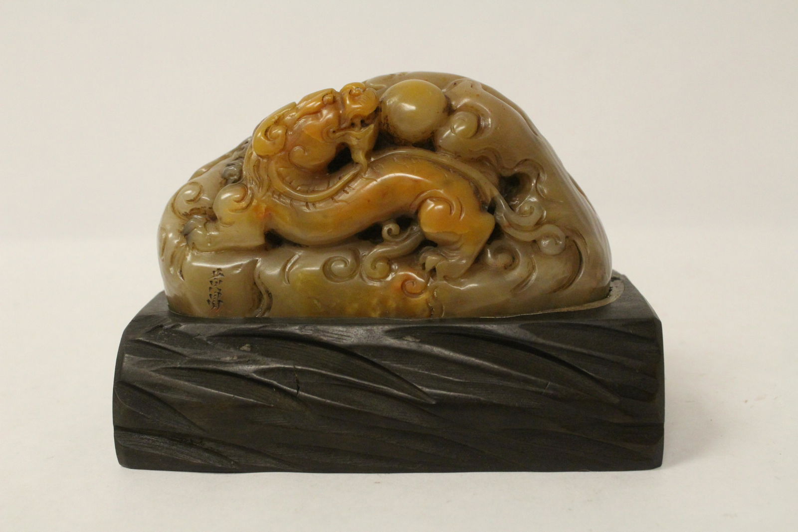 A fine Chinese shoushan stone seal (1 of 10)
