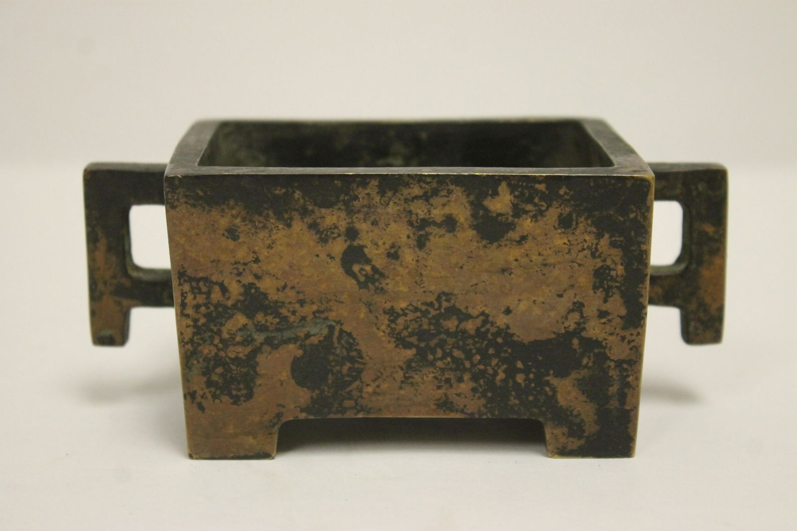 Chinese vintage rectangular bronze censer (1 of 10)