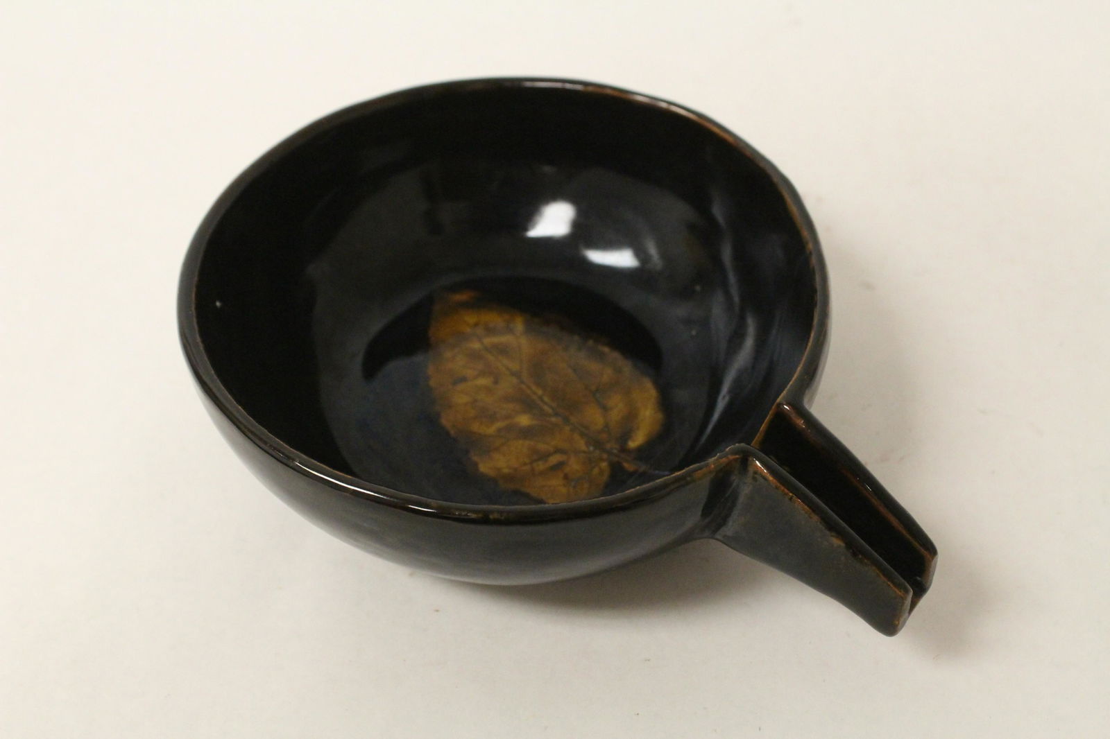 Chinese Song style brown glazed oil lamp (1 of 9)