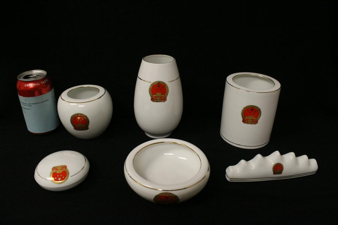 7 piece Chinese wucai porcelain desk set (1 of 13)