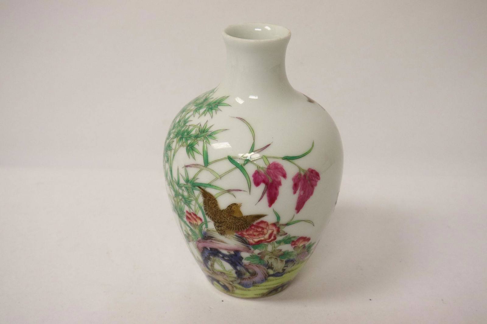 A beautiful Chinese famille rose vase (1 of 12)
