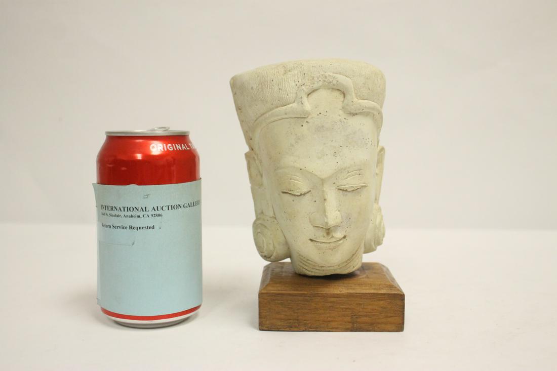 Antique Chinese pottery sculpture of Buddha head (1 of 10)