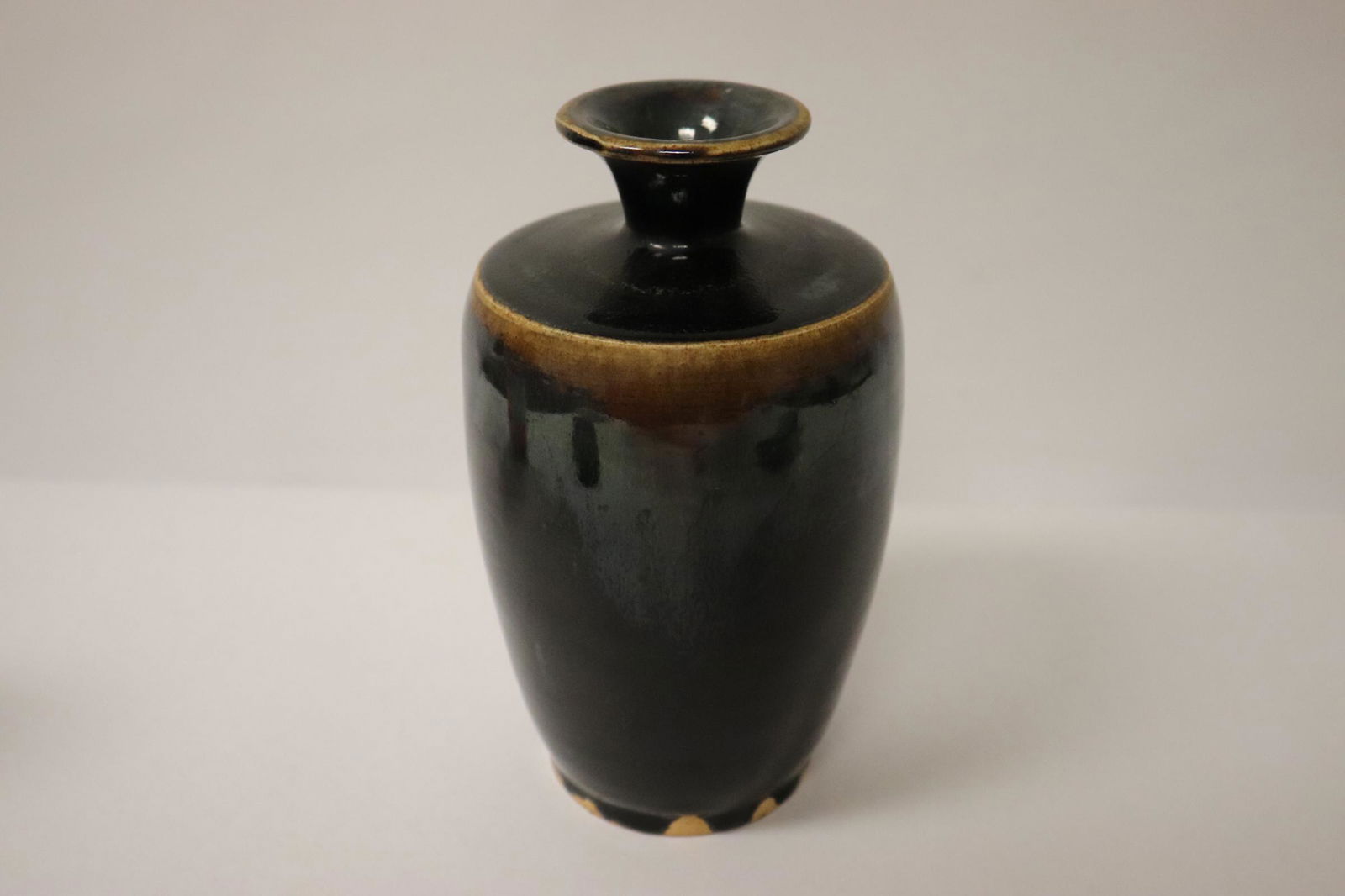 Song style brown glazed vase (1 of 8)