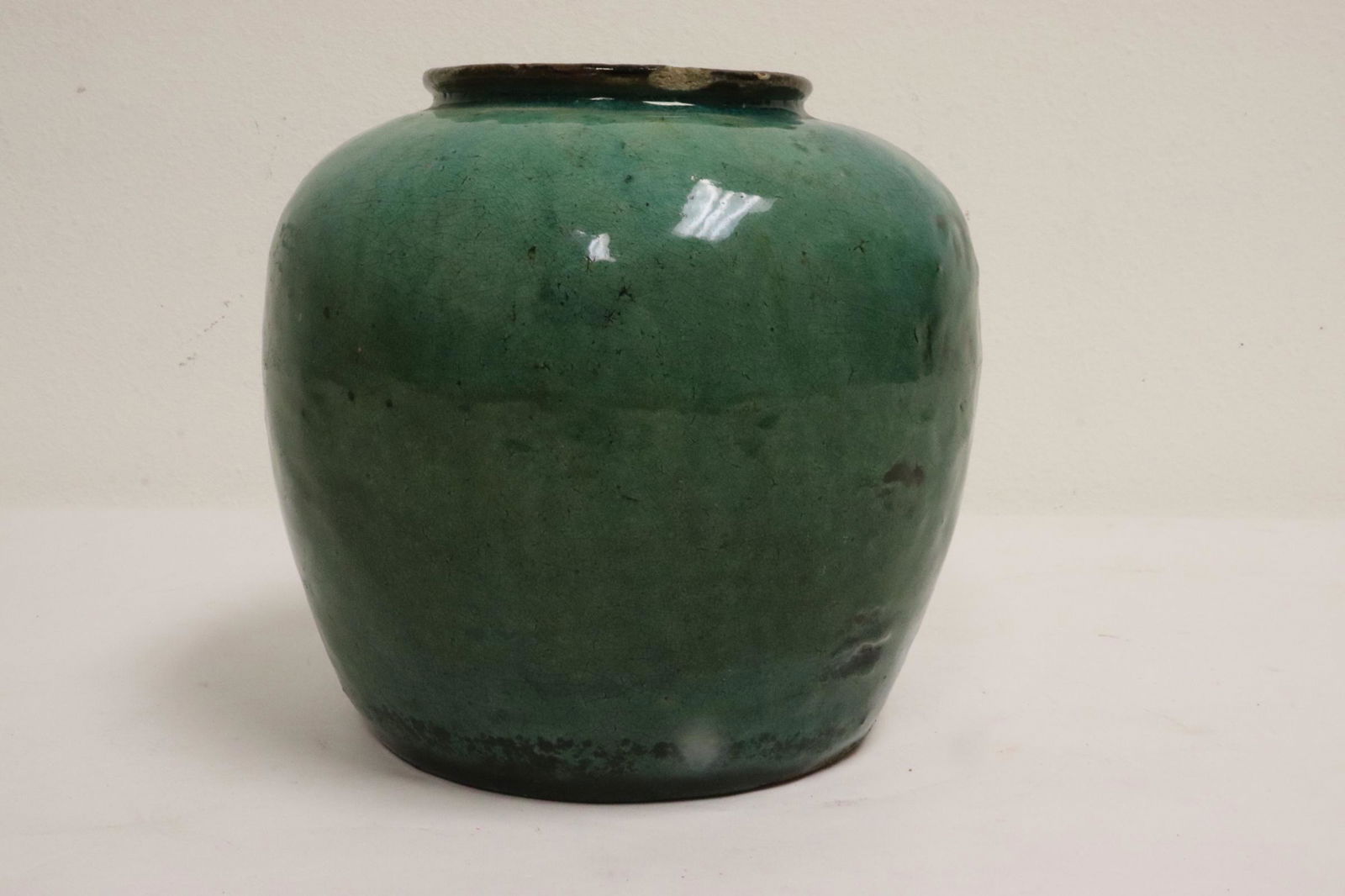 Antique Chinese green glazed jar (1 of 10)