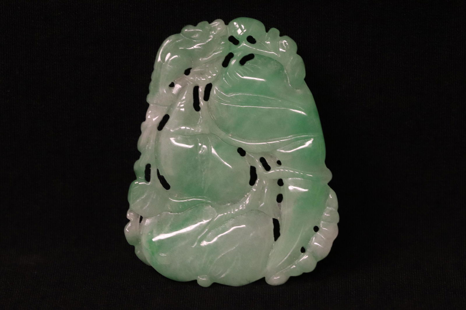 beautiful vintage apple green jadeite carved plaque (1 of 9)