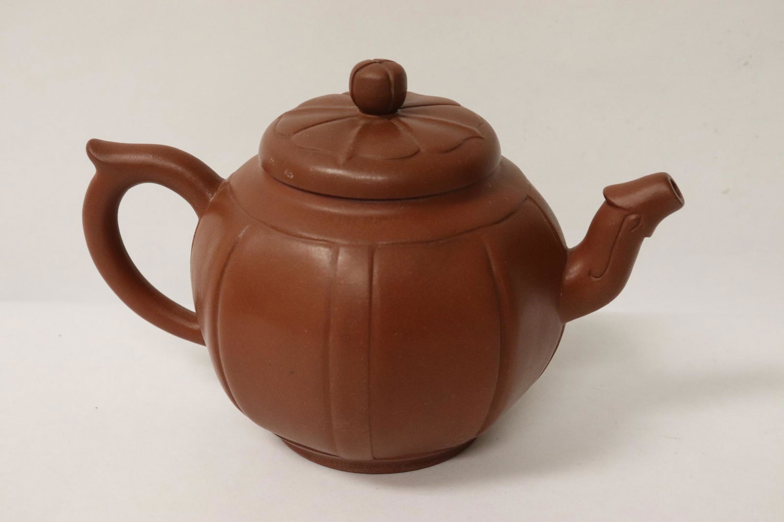 A fine Yixing teapot (1 of 9)