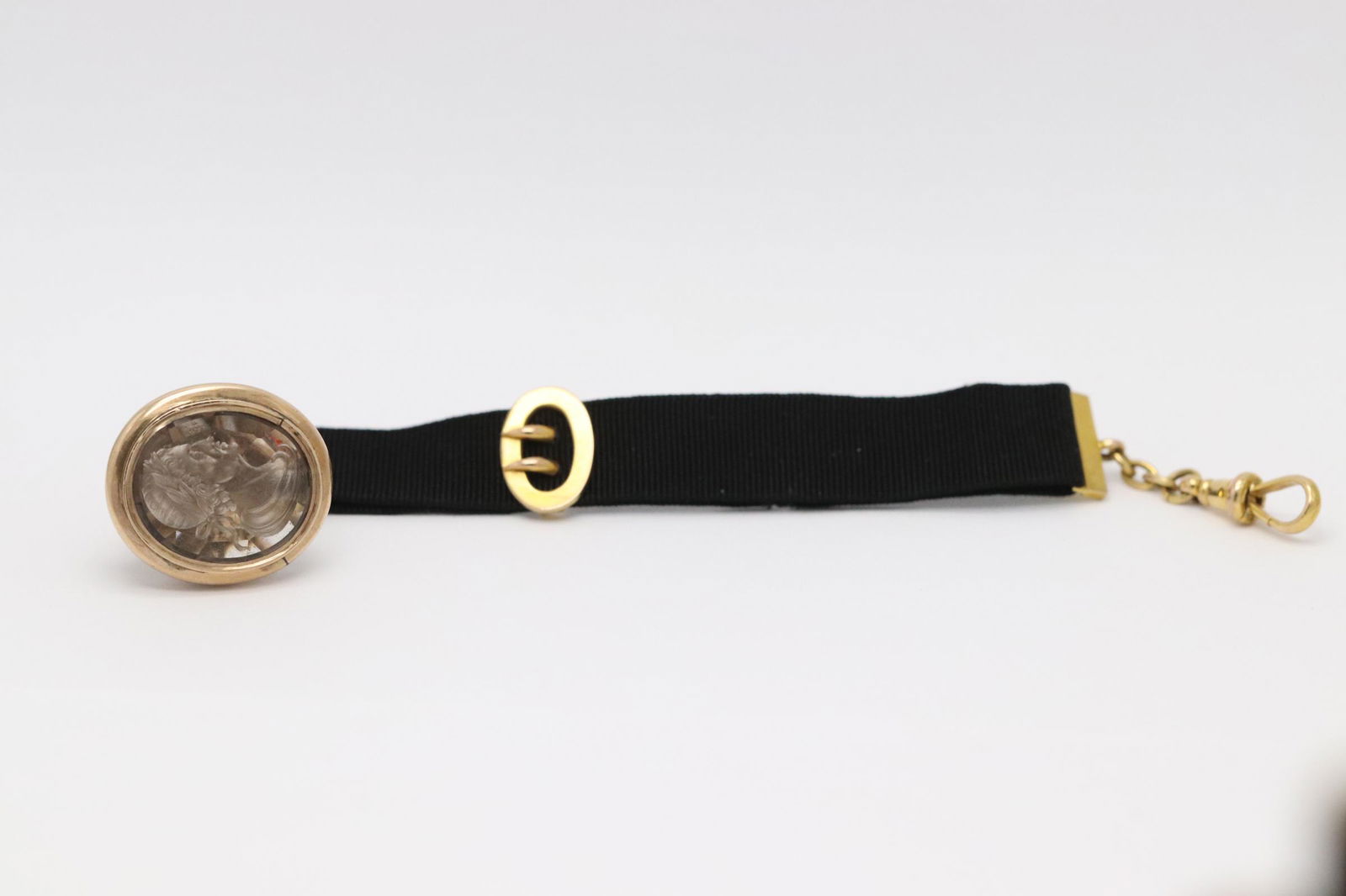 Victorian 9K watch fob with intaglio (1 of 9)