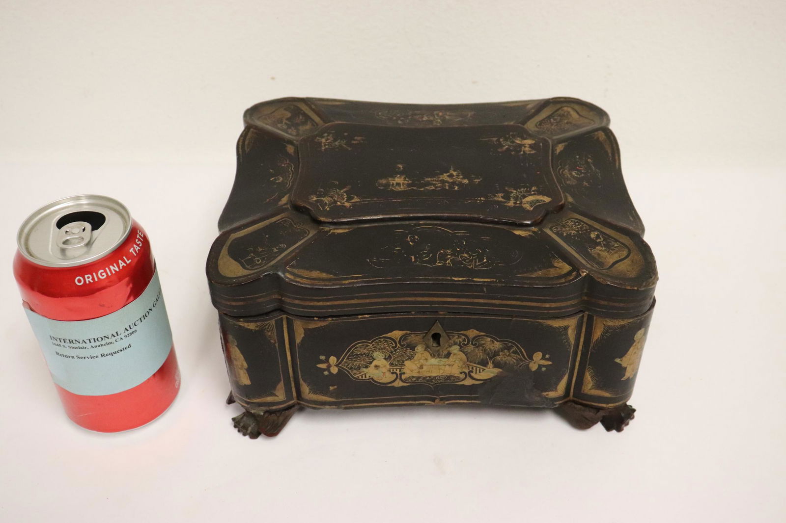 Antique Chinese lacquer box (1 of 10)