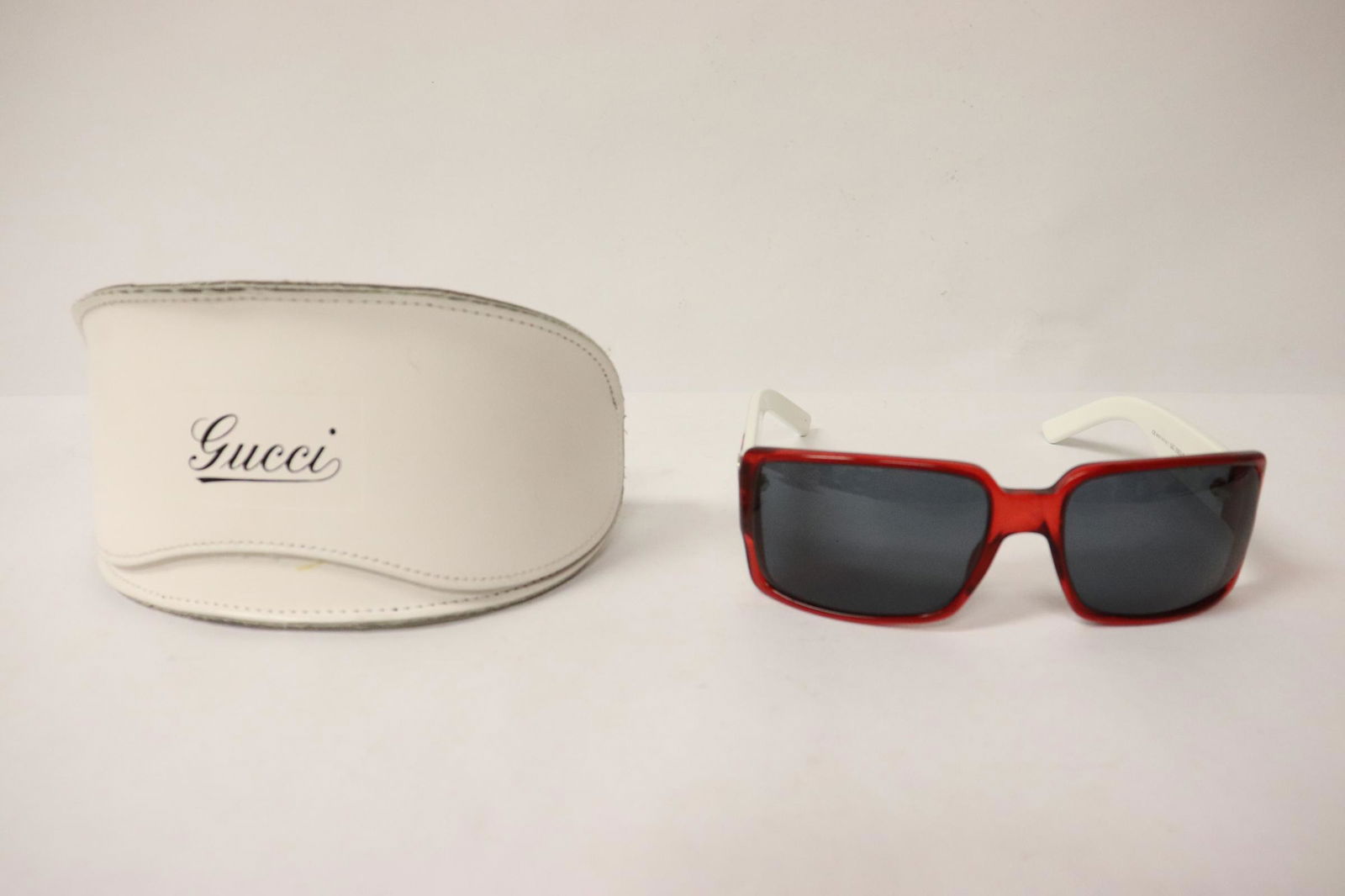 Gucci sunglasses with case (1 of 8)