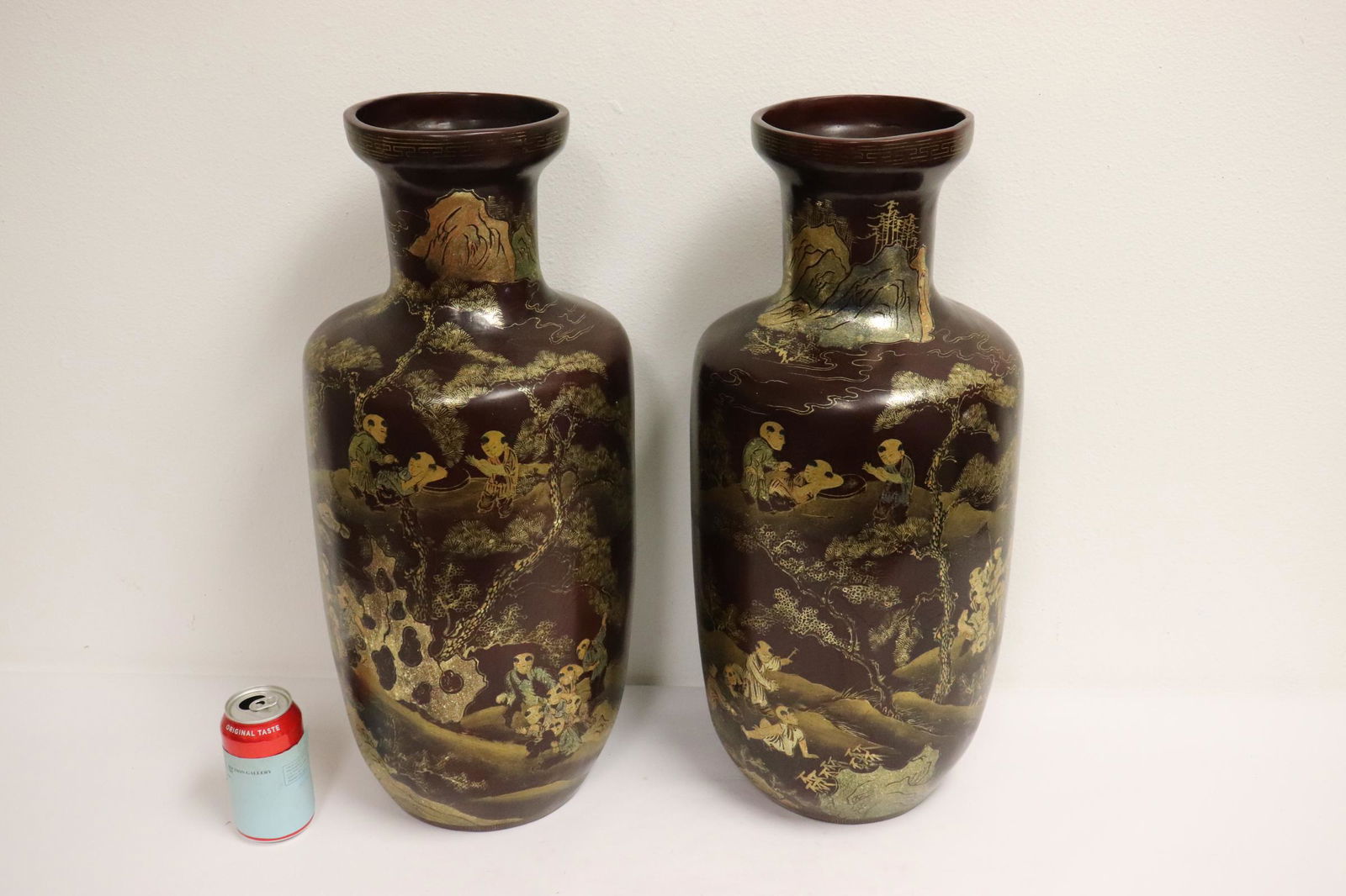 Pair Chinese 19th/20th century large lacquer vases (1 of 11)