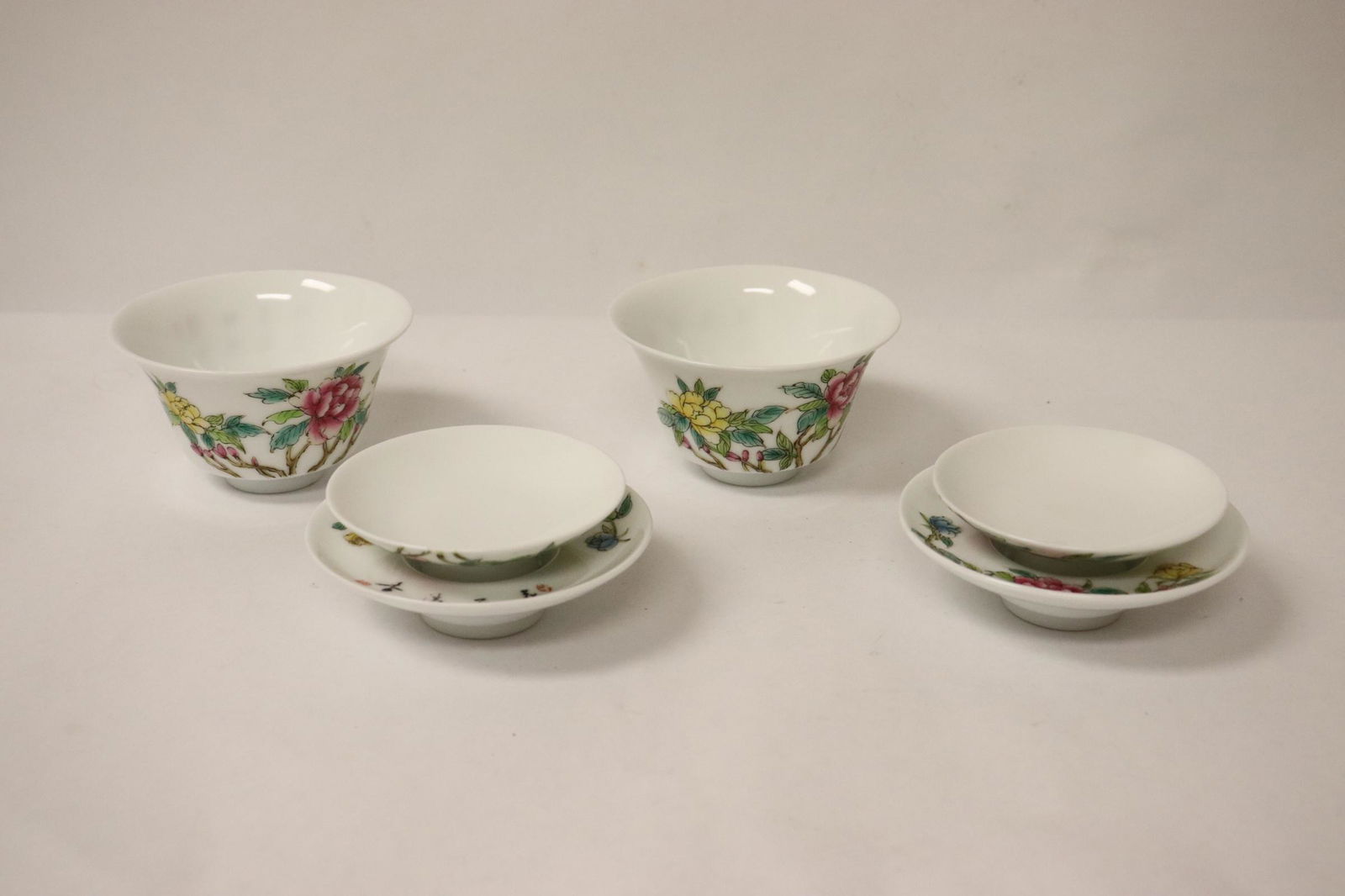 Pr Chinese famille rose covered tea cups w/ underplate (1 of 9)