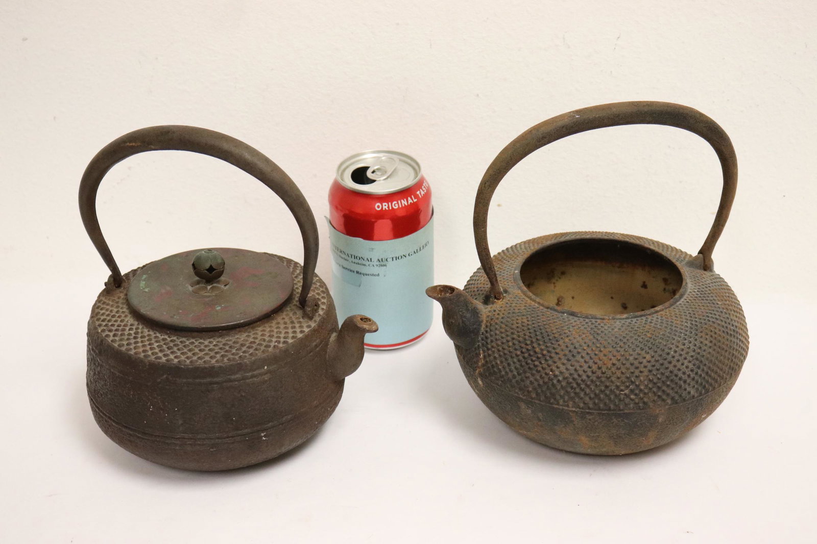 2 Japanese cast iron teapots: 2 Japanese cast iron teapots, 8"HX6.85"X6", 8"HX7.5"X6.9"