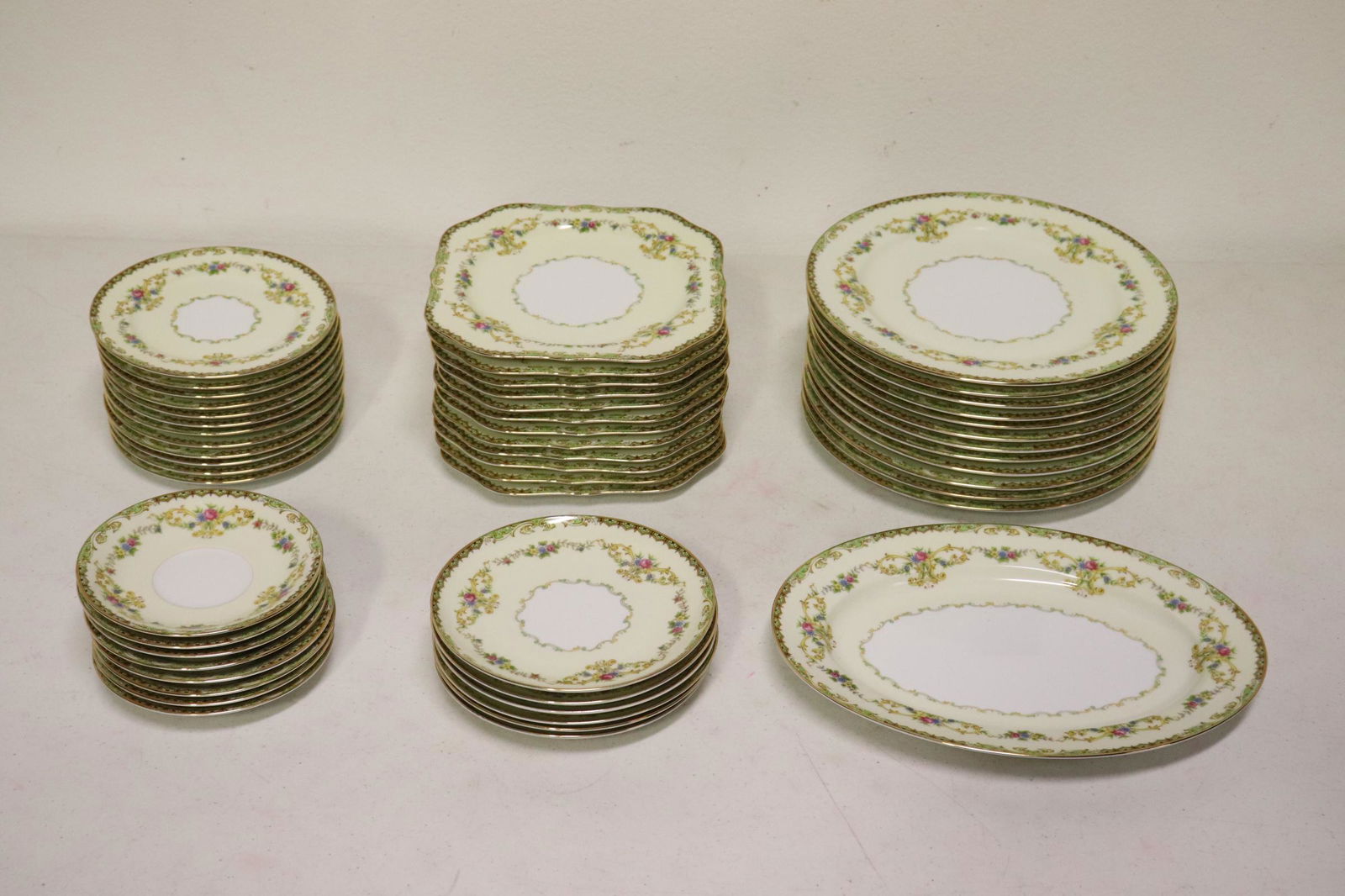 Set of vintage Noritake china in Eureka pattern (1 of 9)