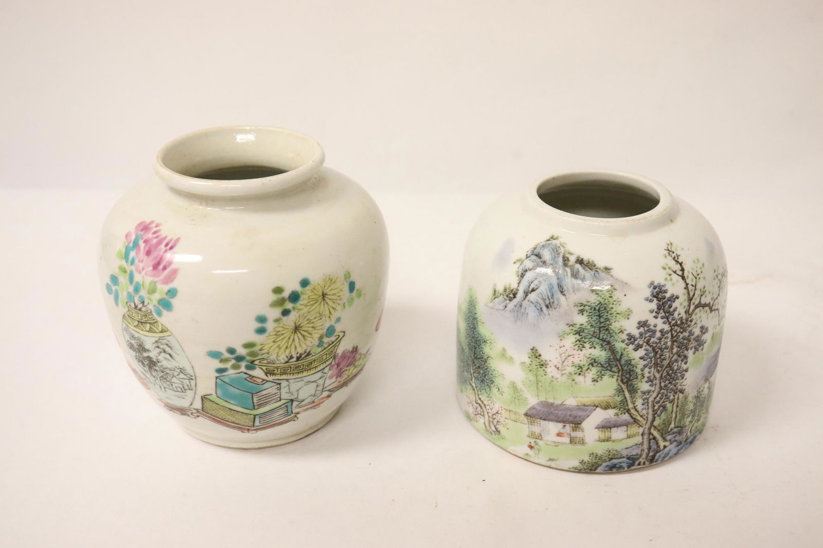 2 Chinese small famille rose porcelain jars (1 of 9)