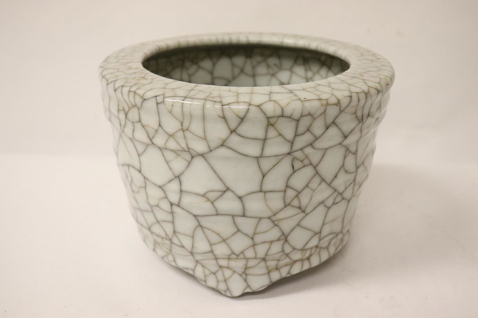 Song style crackleware porcelain planter (1 of 10)