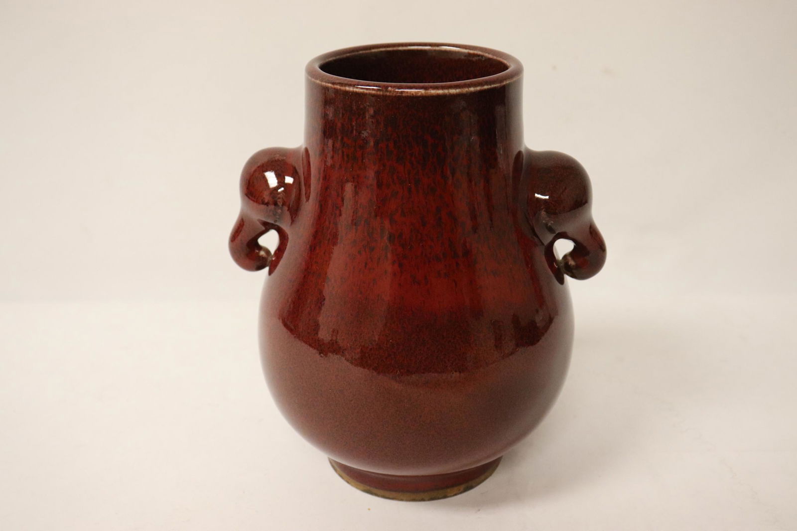 A Chinese red glazed small jar (1 of 8)