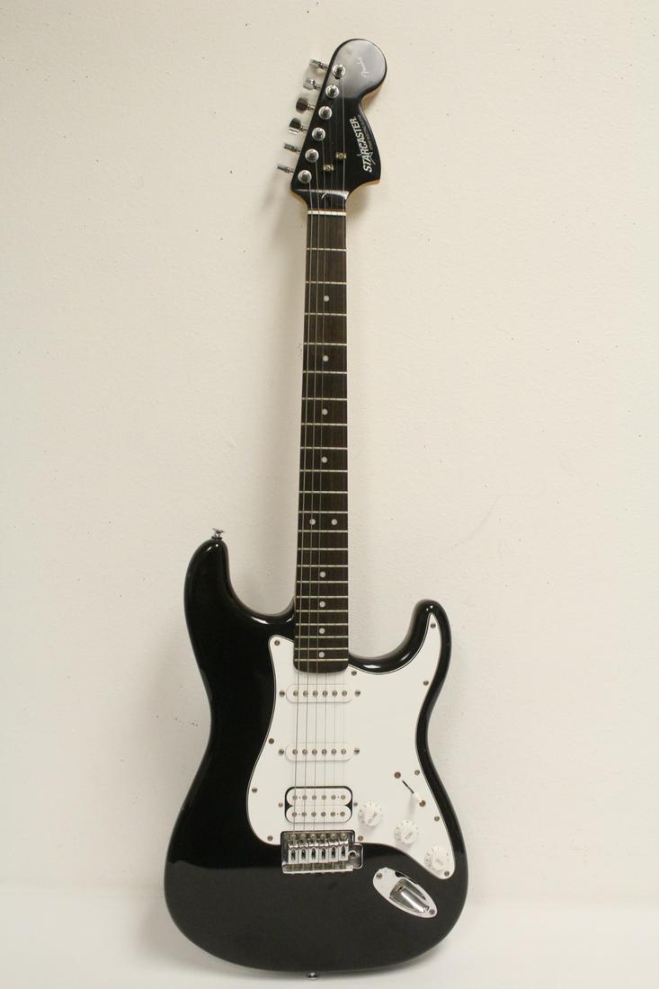 A Fender starcaster electric guitar (1 of 10)