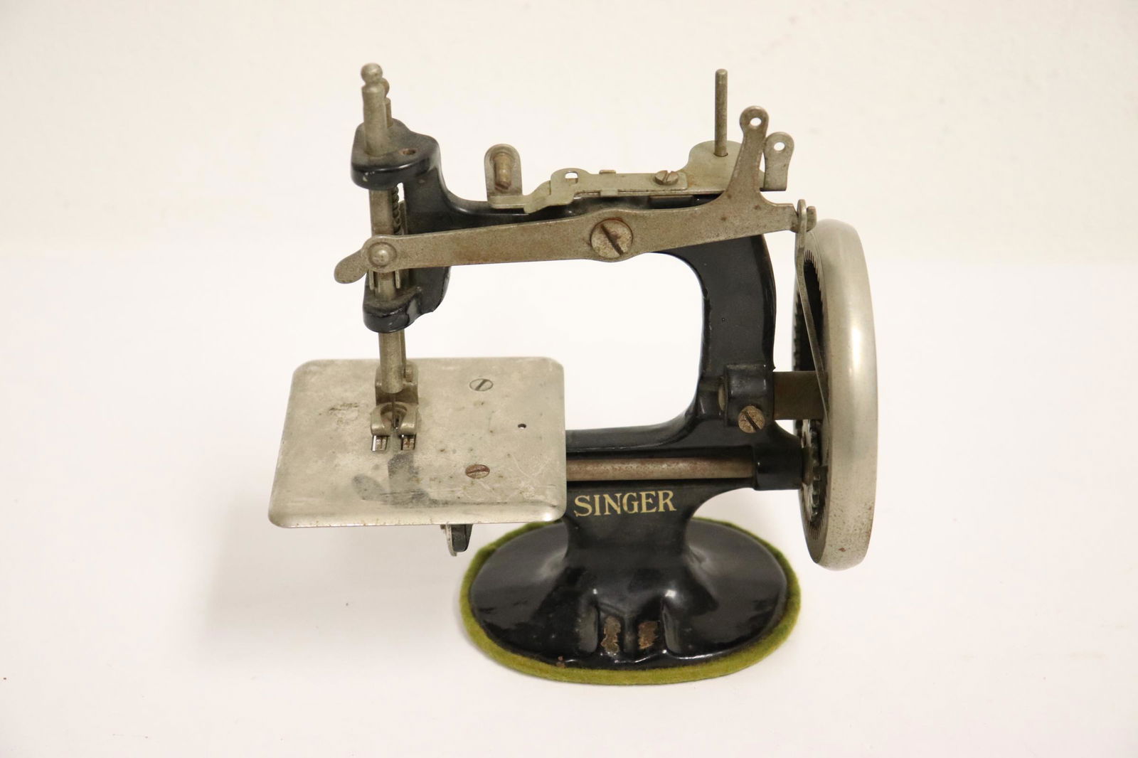 A miniature Singer sewing machine (1 of 9)