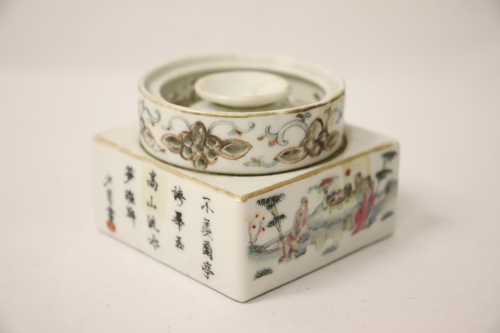 Chinese antique famille rose porcelain ink bottle (1 of 13)