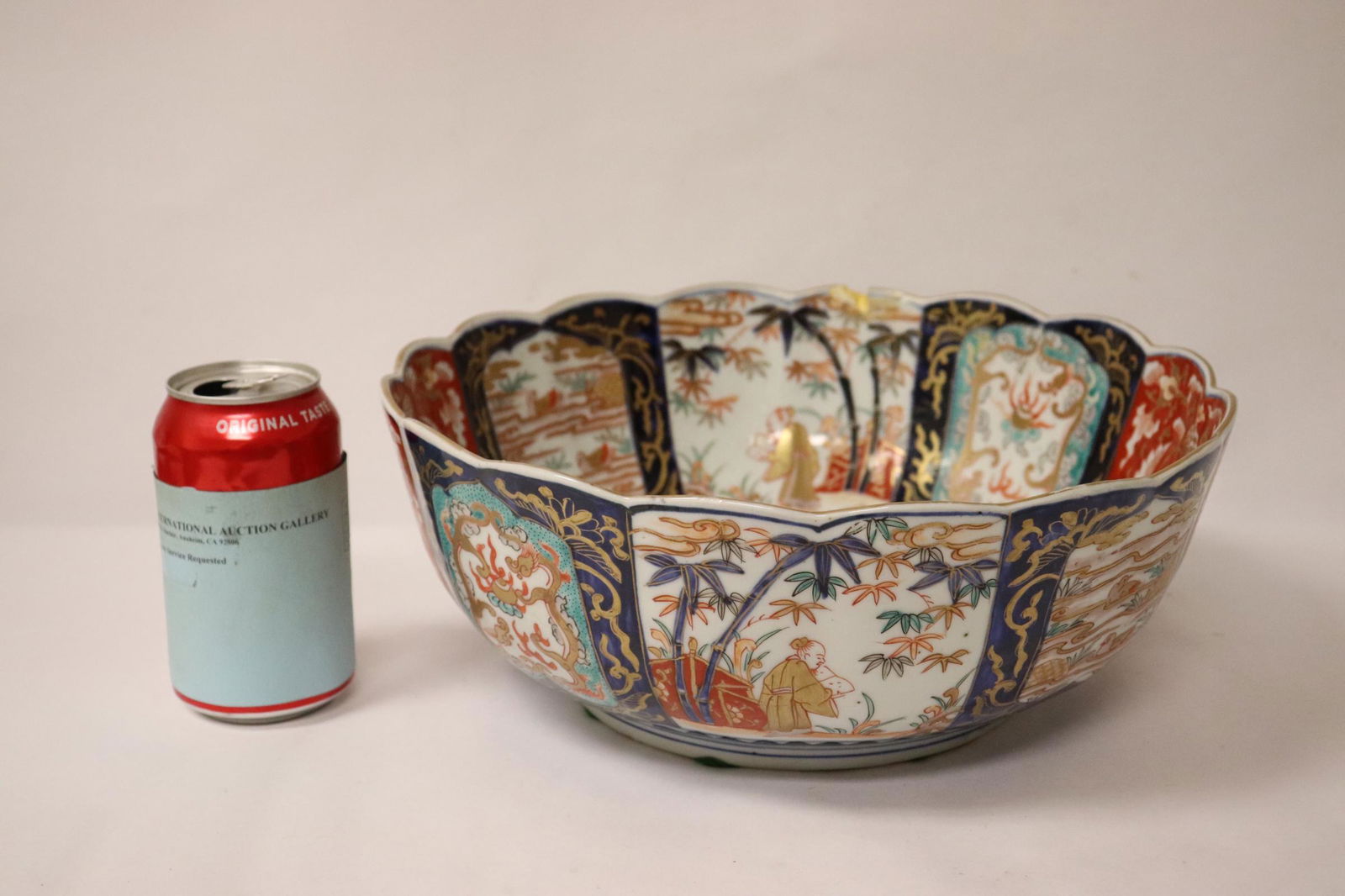 Large Japanese antique imari bowl: Large Japanese antique imari bowl, 4.5"Hx12"dia