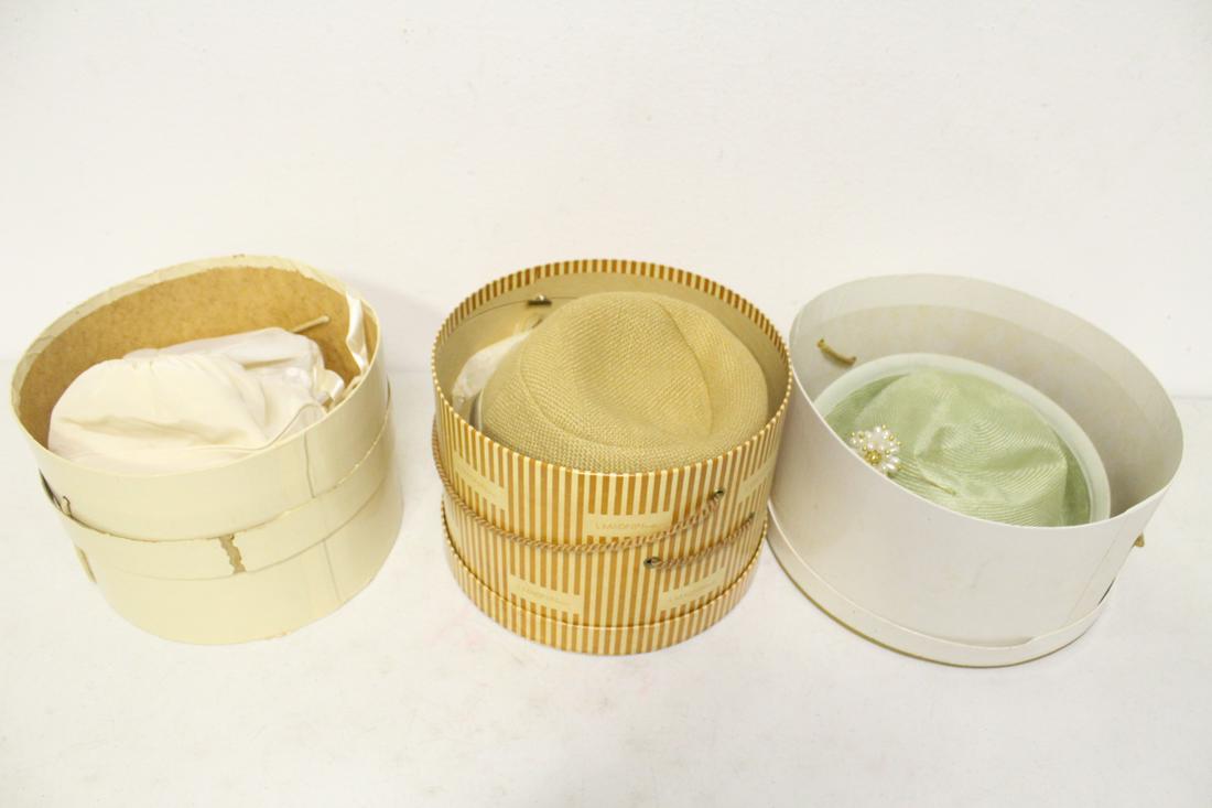 4 vintage hats, 3 hat boxes and a hat pin (1 of 10)