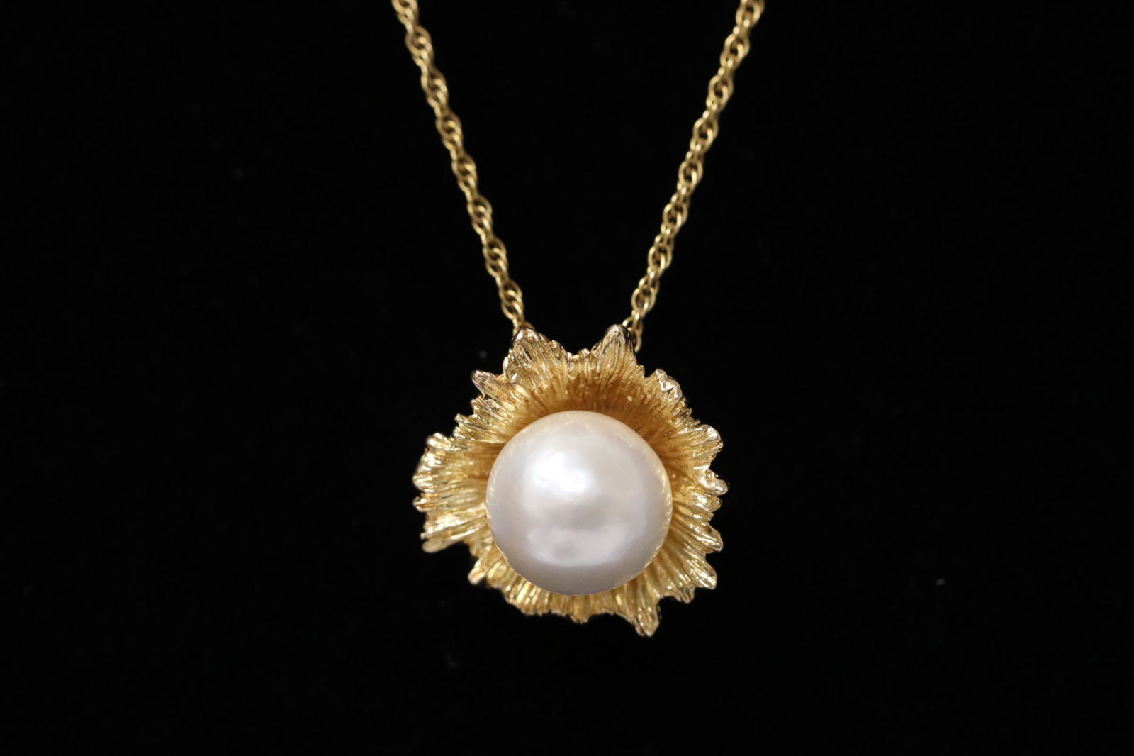 14K Y/G pearl pendant w/ a 14K Y/G necklace (1 of 12)