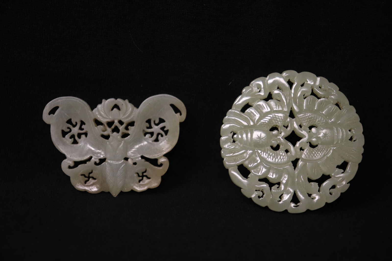 2 Chinese white jade carved ornaments (1 of 10)