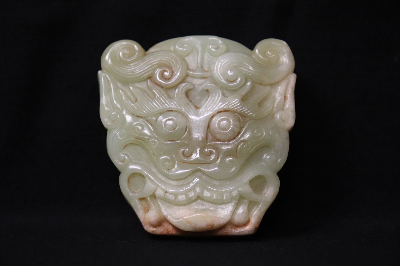 Chinese light celadon jade carved belt buckle (1 of 9)
