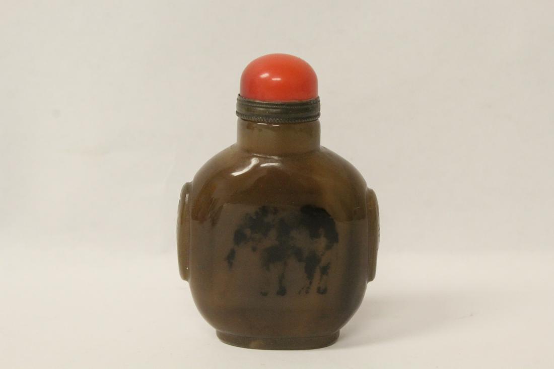 A rare well hollowed agate snuff bottle (1 of 8)