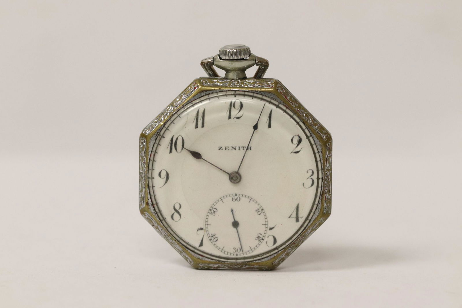 A Zenith 15-jewel pocket watch (1 of 9)