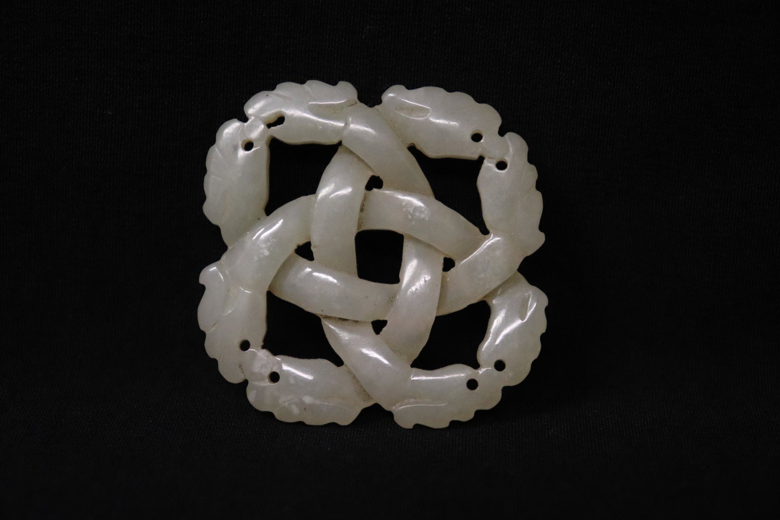Fine Chinese white jade carving (1 of 8)