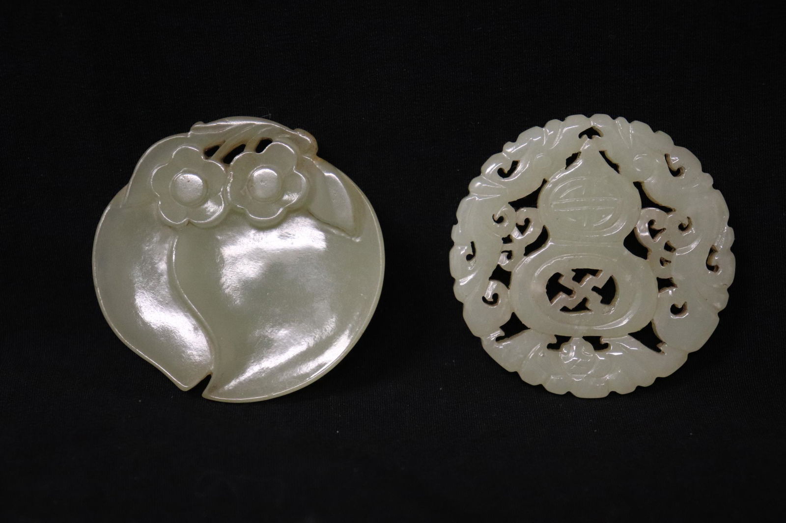 2 Chinese white jade carved ornaments (1 of 9)