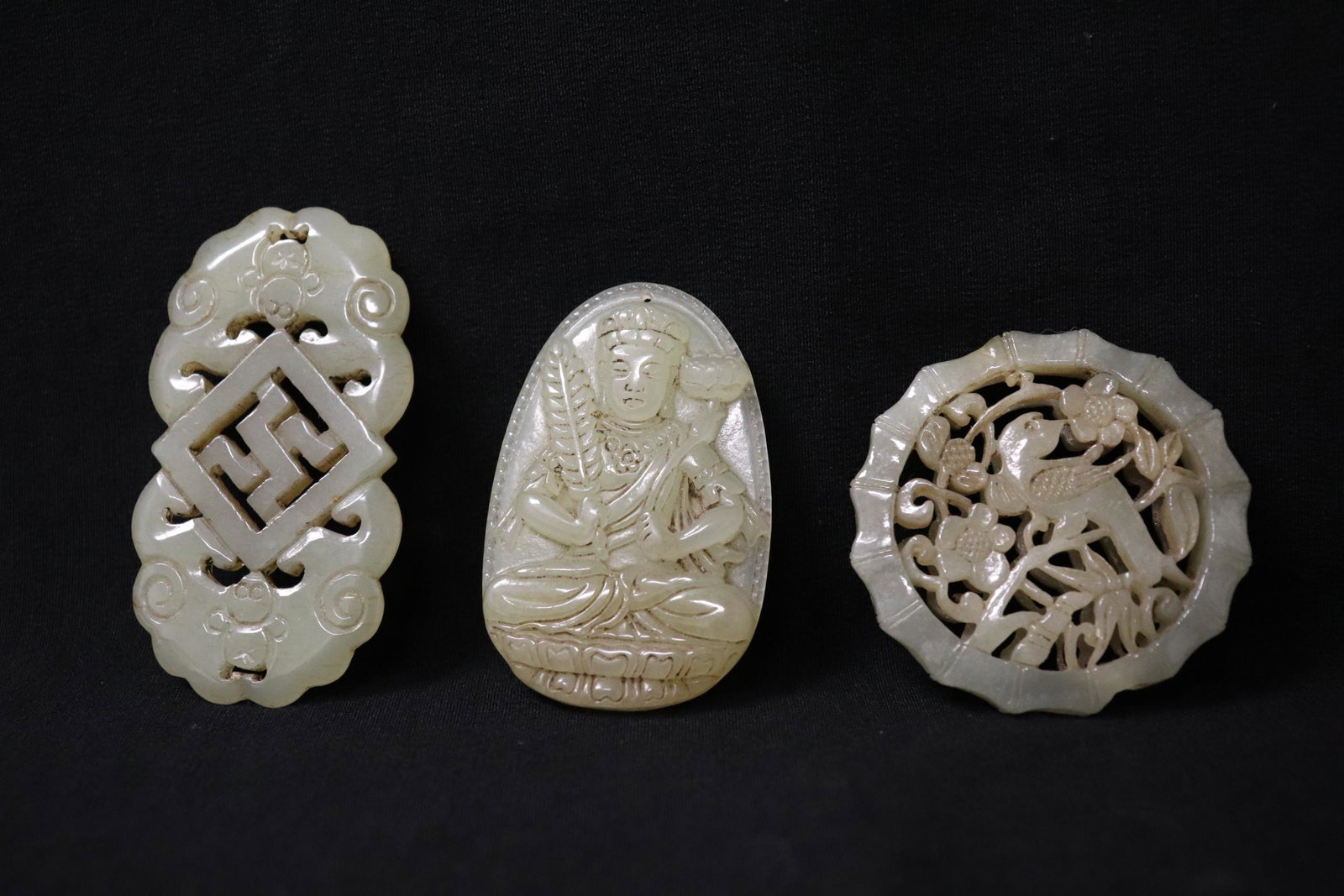 3 Chinese jade carved ornaments (1 of 10)