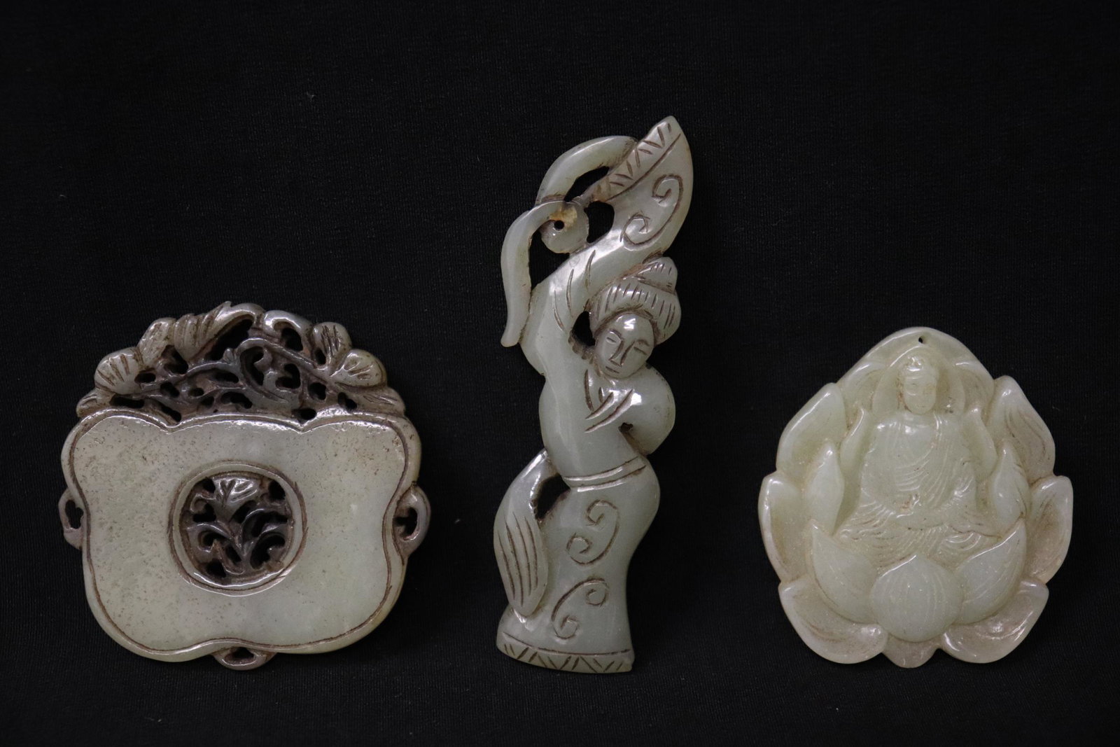 3 Chinese jade carved ornaments (1 of 10)