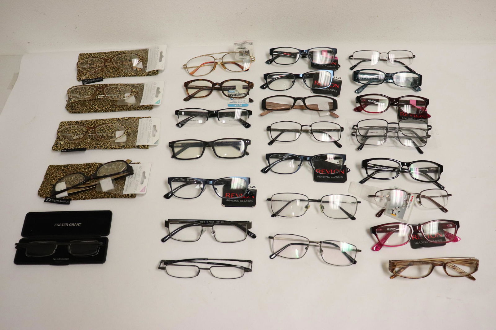 25 pairs prescription glasses: 25 pairs prescription glasses, some as brand new