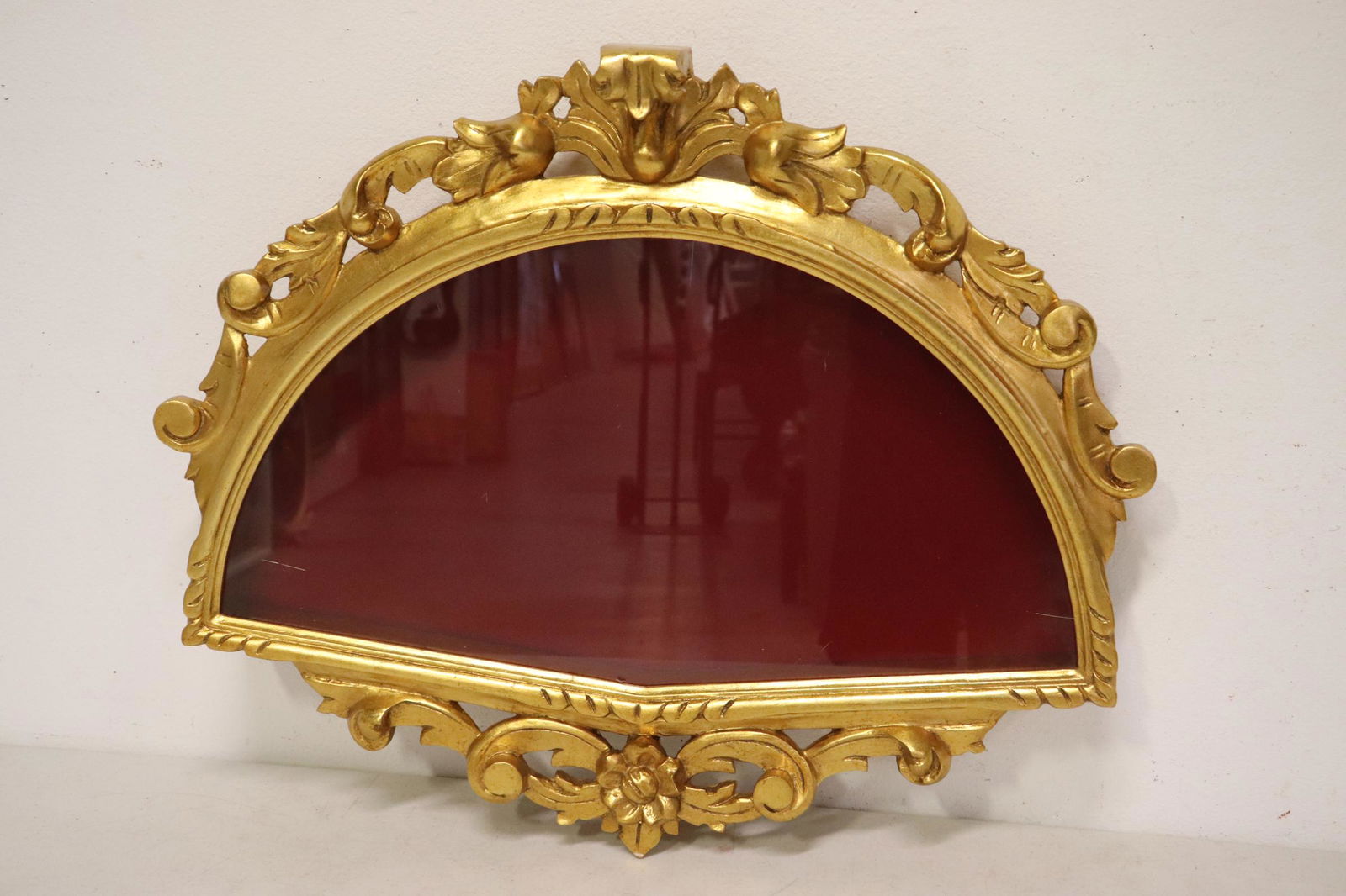 Gilt wood wall hanging shadow box (1 of 9)