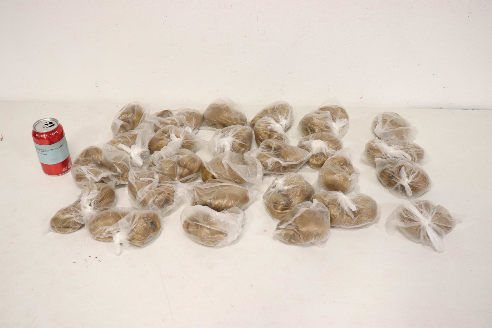 Lot of 25 doll wigs (1 of 9)