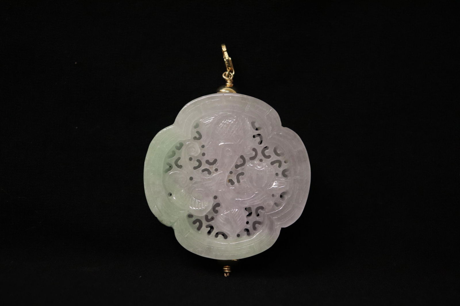 A beautiful jadeite ornament (1 of 10)