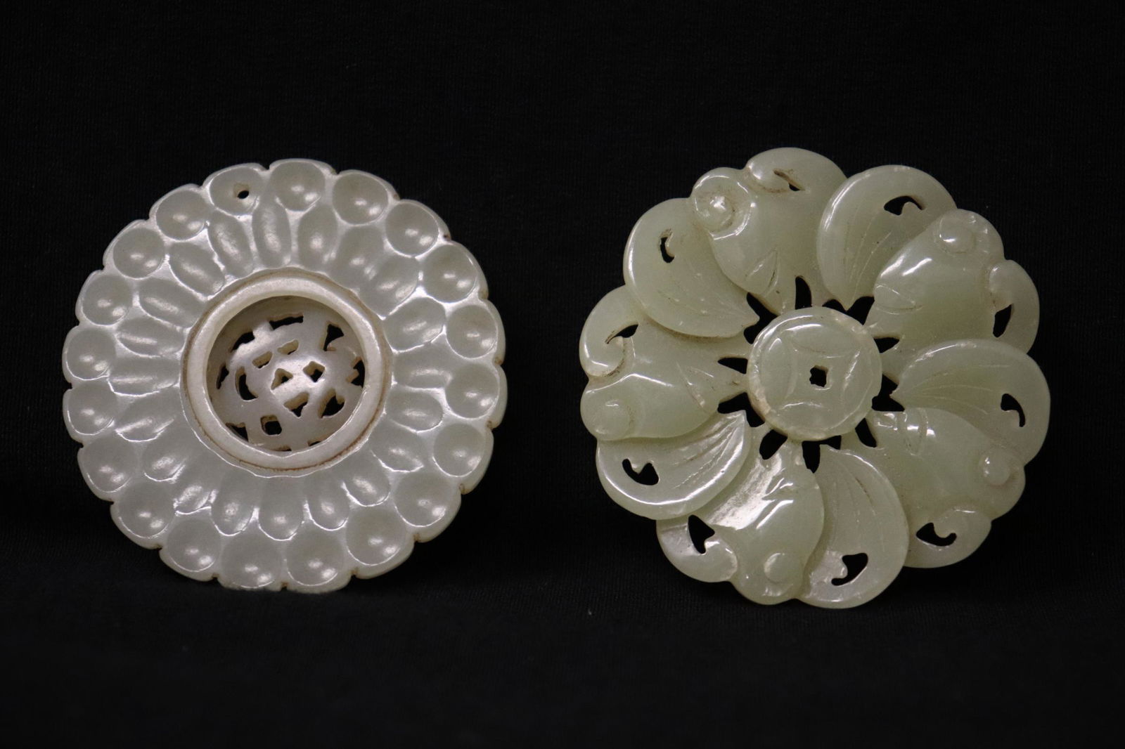 2 Chinese white jade carved ornaments (1 of 9)