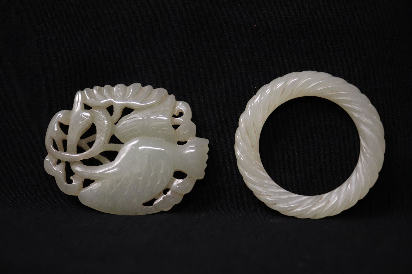 2 Chinese white jade carved ornaments (1 of 9)